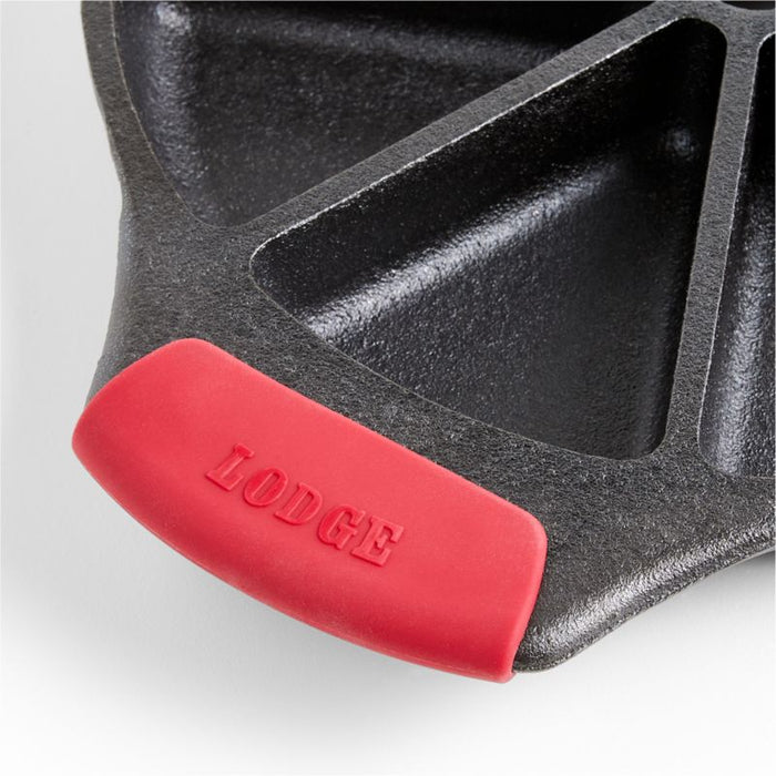 Lodge ® Cast Iron Wedge Pan with Silicone Grip