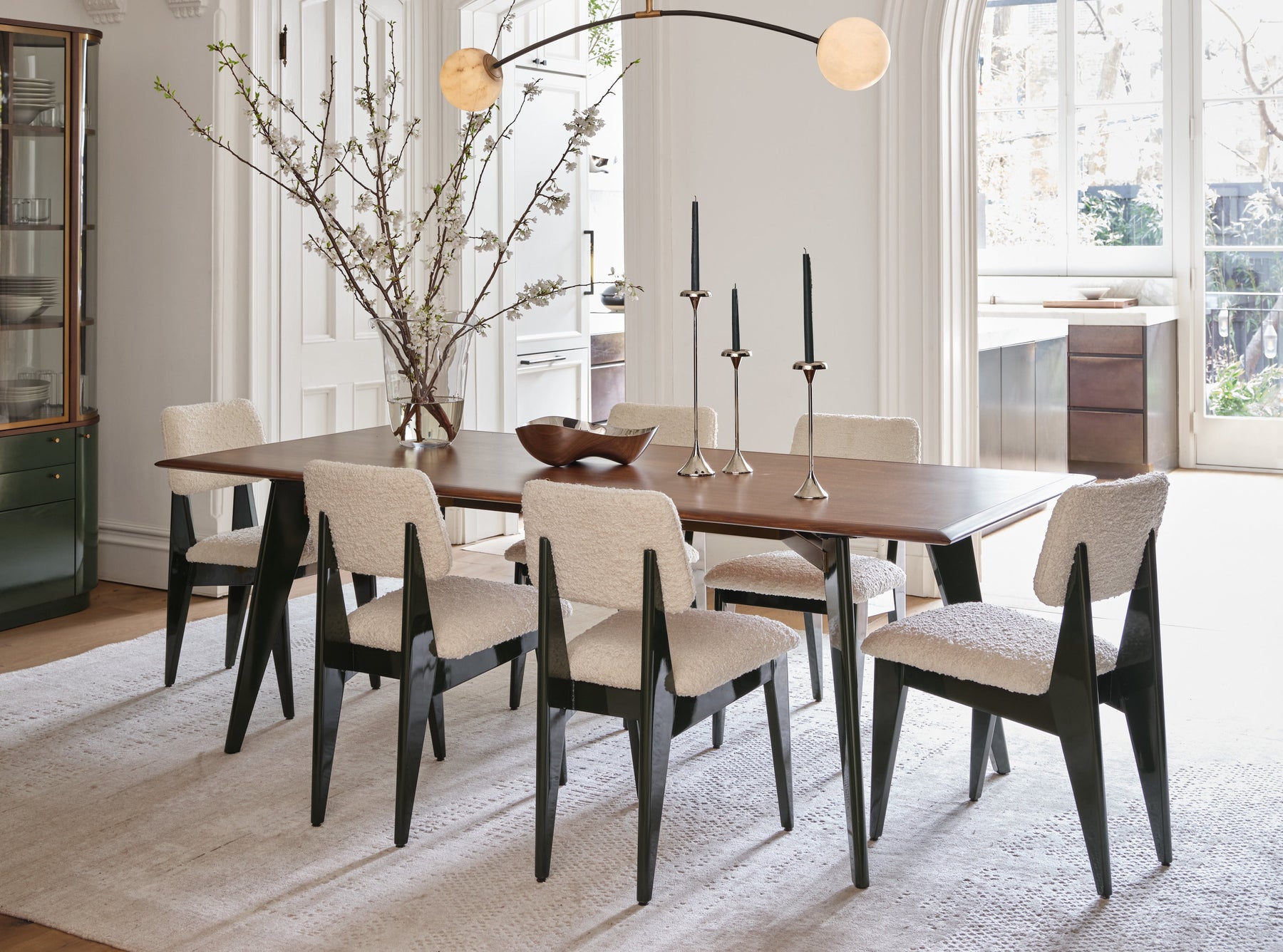 A Guide to Choosing the Perfect Dining Table for Your Home