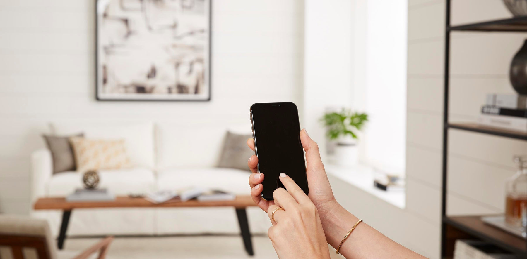 4 Reasons to Shop Home Furniture and Decor Online