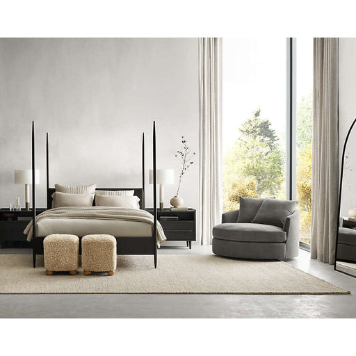 Tillie Grande Swivel Chair