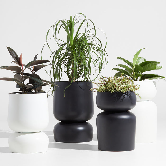 Glencoe Small Reversible Black Metal Planter