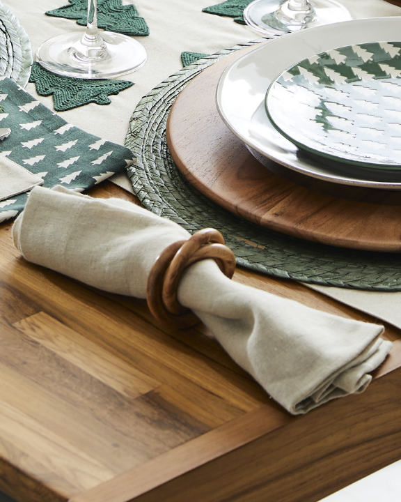 Table Linens ►