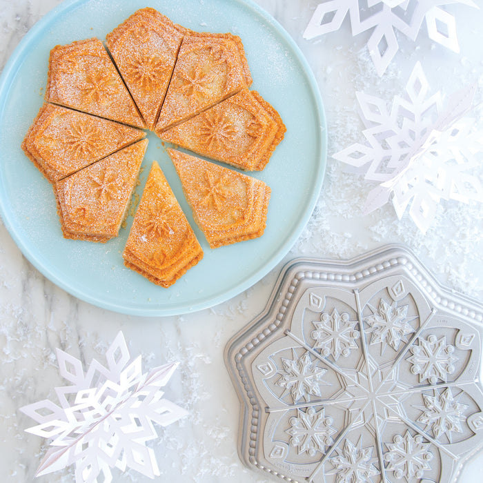 Nordic Ware ® Snowflake Shortbread Pan
