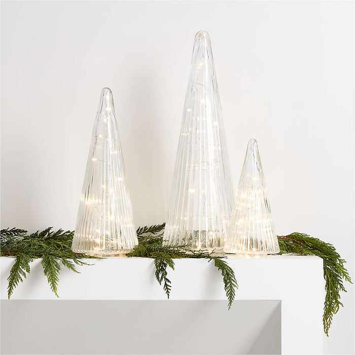 Medium Ribbed Clear Glass Christmas Tree 13.5"