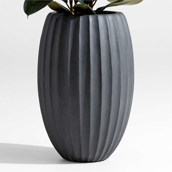 Warren Large Black Ficonstone Outdoor Planter 16.9"