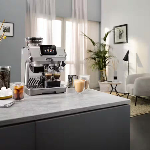 La Specialista Touch Espresso Machine with Cold Brew & Automatic Frothing