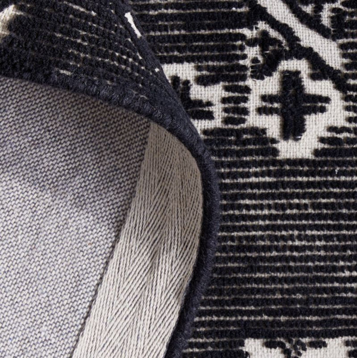 Erria Black Rug 5'x8'