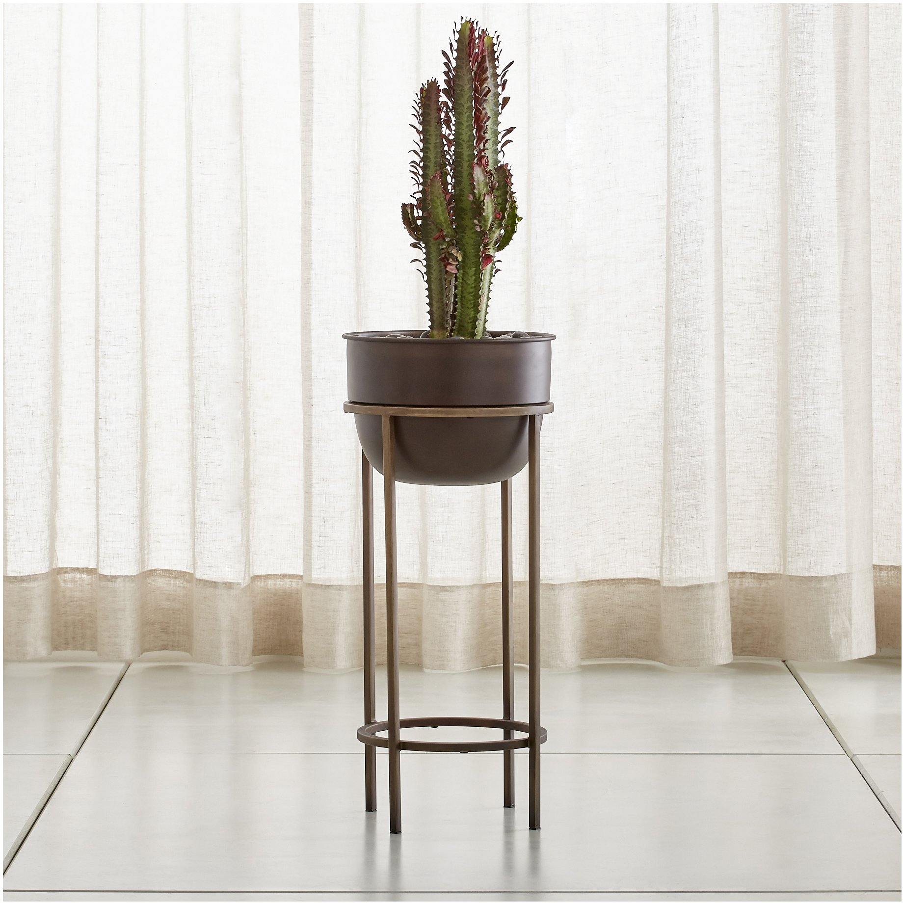 Wesley Medium Metal Planter With Stand
