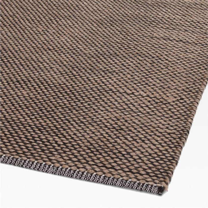 Zaira Black and Beige Indoor/Outdoor Rug 6'x9'